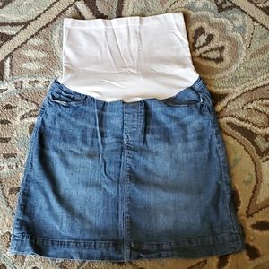 A Pea In The Pod Maternity Skirt